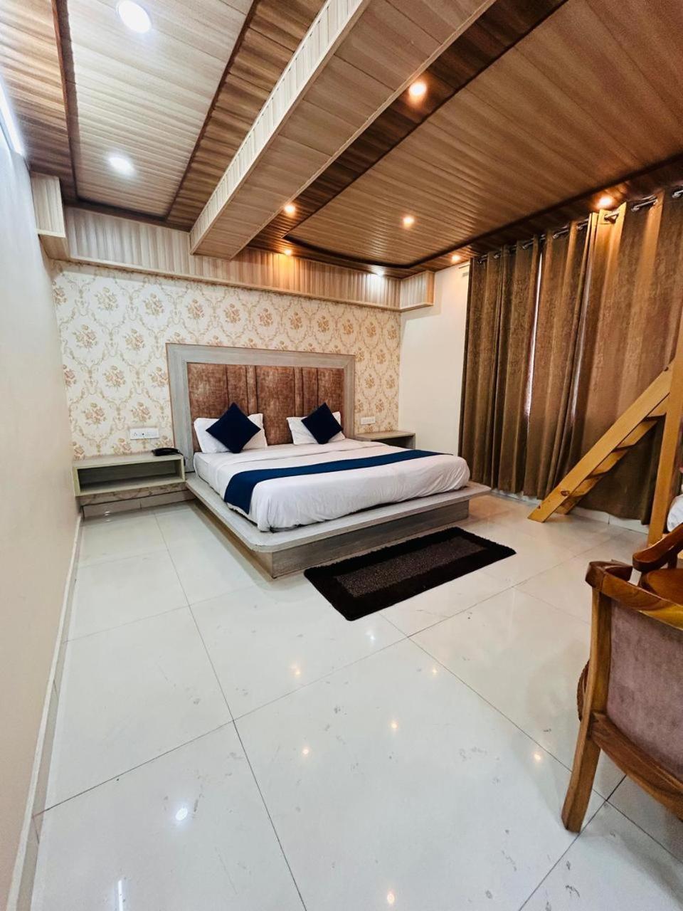 Yog Maya Regency B&B Шимла Экстерьер фото