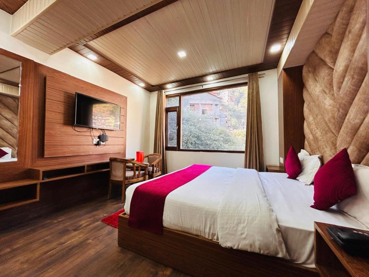 Yog Maya Regency B&B Шимла Экстерьер фото