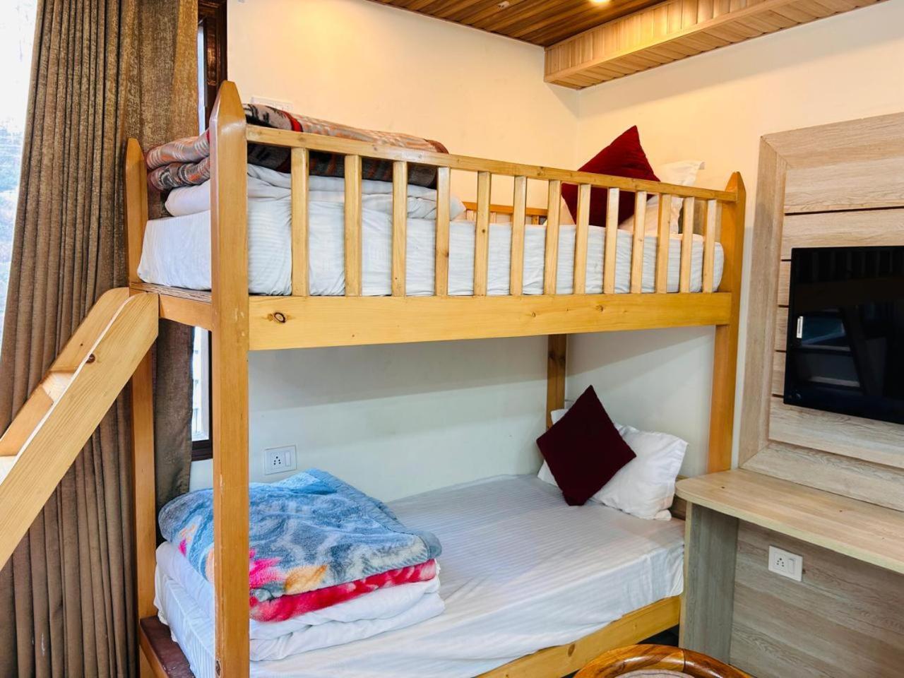Yog Maya Regency B&B Шимла Экстерьер фото